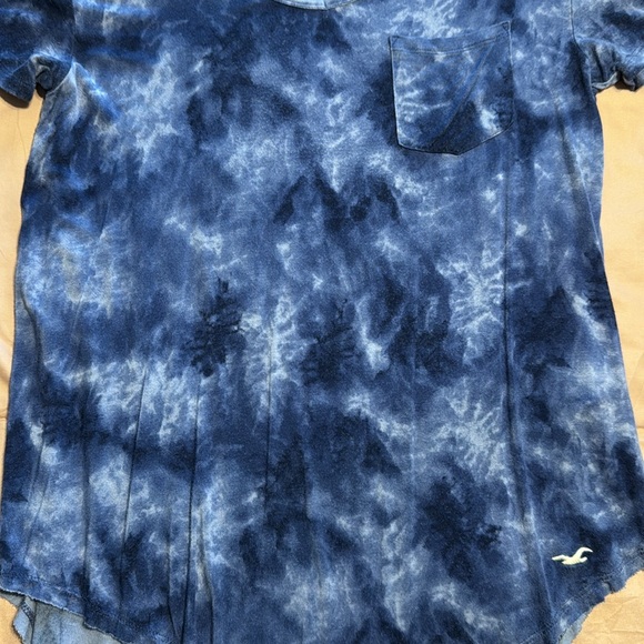 Hollister Shirt - Picture 2 of 3